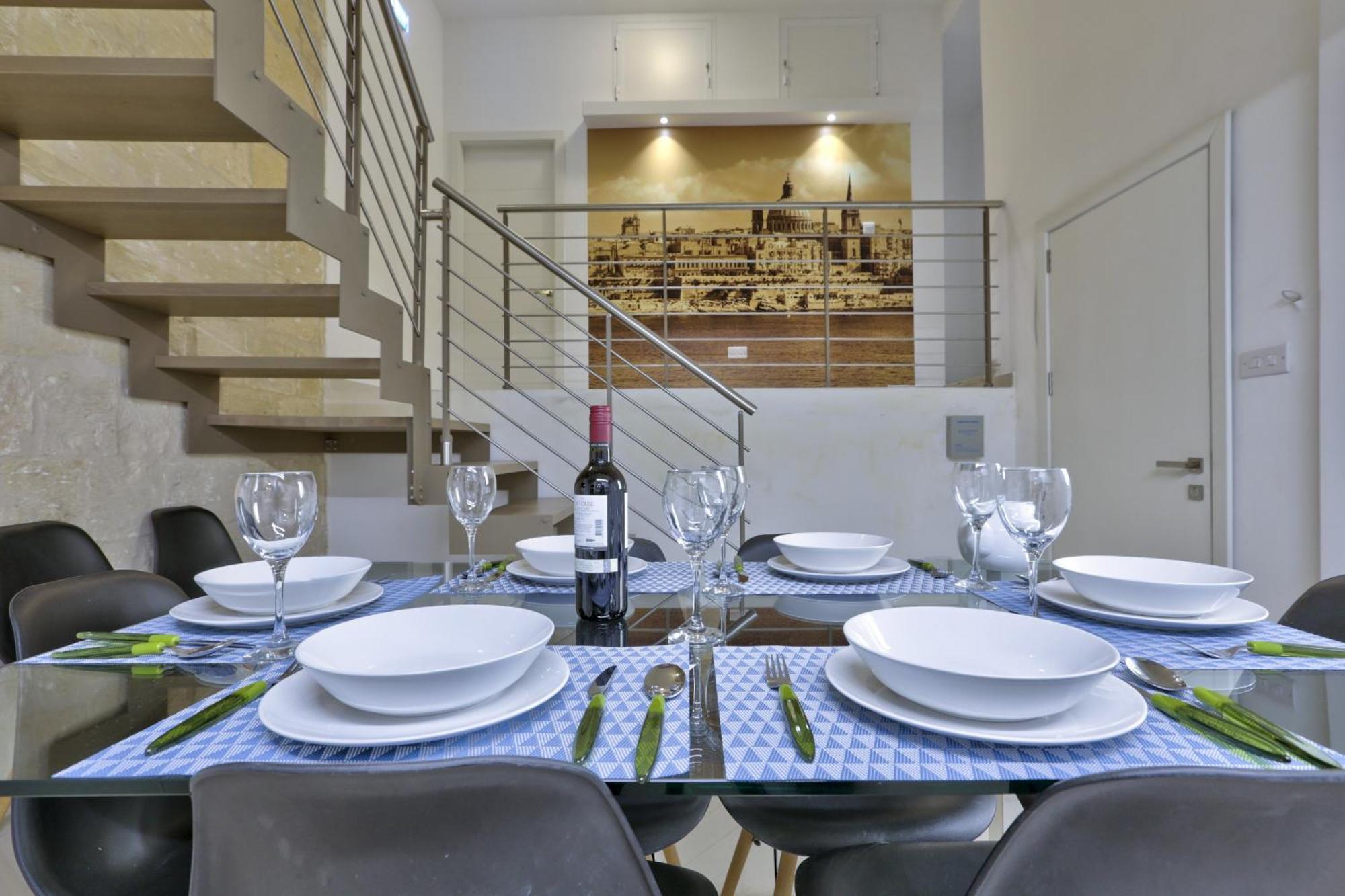 Exquisite 3-Bedroom Duplex Penthouse With Jacuzzi In Valletta Centre Exterior foto