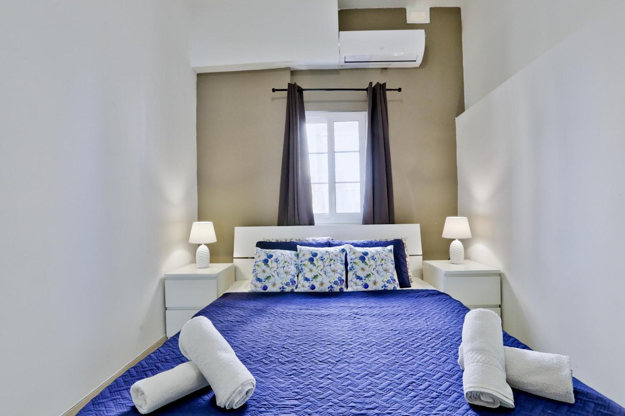 Exquisite 3-Bedroom Duplex Penthouse With Jacuzzi In Valletta Centre Exterior foto