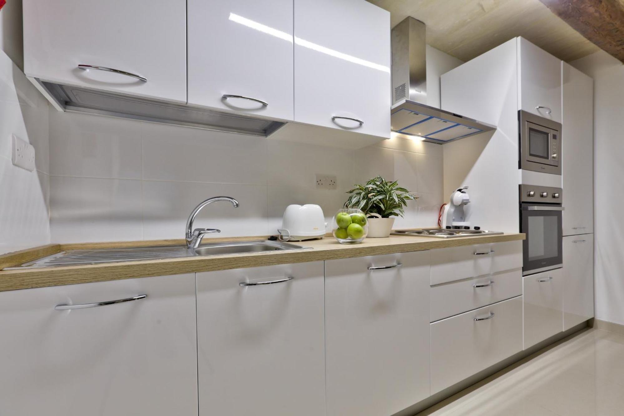 Exquisite 3-Bedroom Duplex Penthouse With Jacuzzi In Valletta Centre Exterior foto